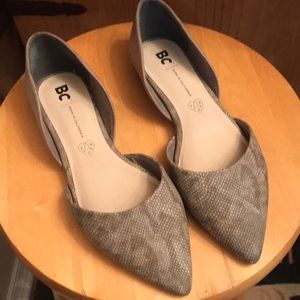 Born in California grey/tan shoes. 6.5 Never worn.